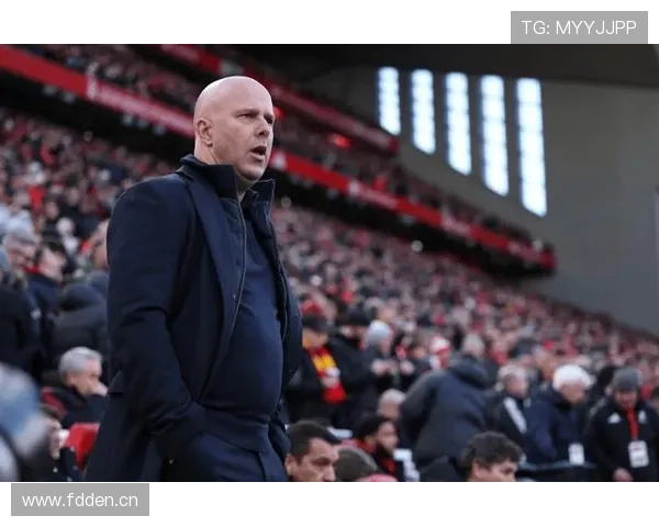 利物浦阵容深度引发关注,对争冠形势与长期稳定性形成考验 利物浦阵容深度引发关注,对争冠形势与长期稳定性形成考验