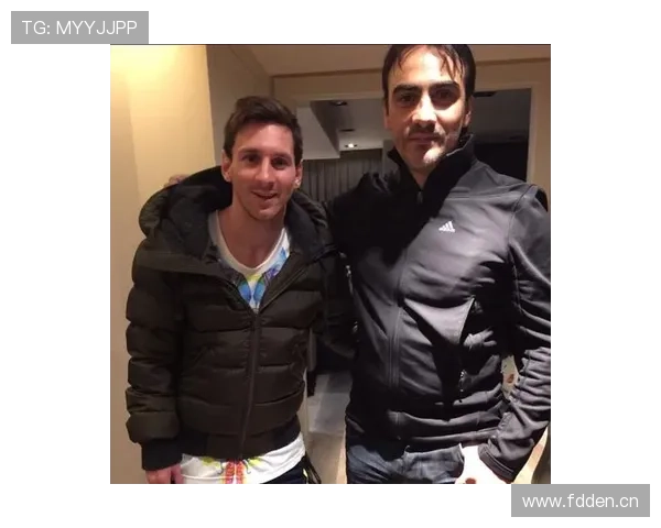 梅西这日常，也太不像个地球人了，沙龙聚会穿得像街头小混混？